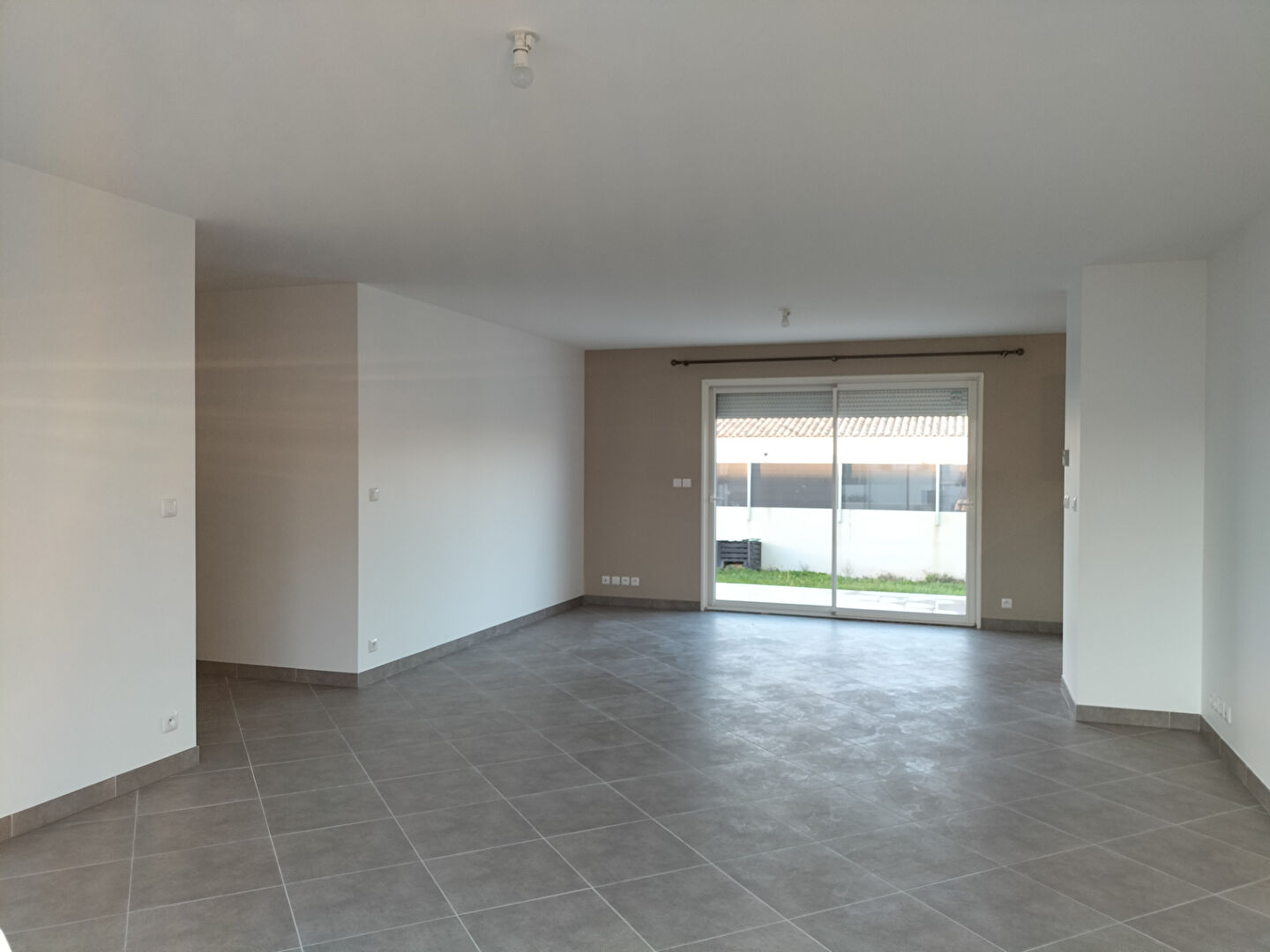 Maison TONNAY CHARENTE (17430) 5 pièces 100.17 m²