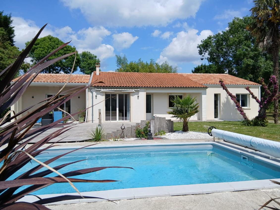 Maison SAINT HIPPOLYTE (17430) 9 pi&egrave;ces 155.31 m&sup2;