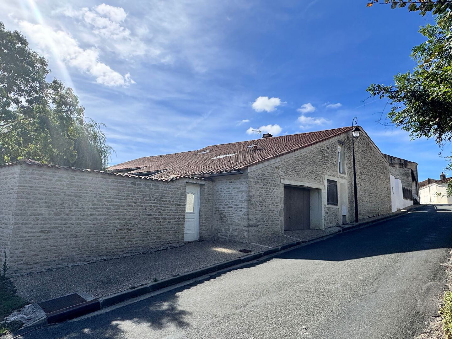 Maison GENOUILLE (17430) 6 pi&egrave;ces 160.00 m&sup2;