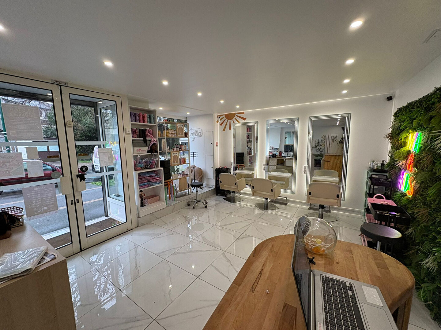 Local commercial VAIRES SUR MARNE (77360) 3 pi&egrave;ces 75.00 m&sup2;