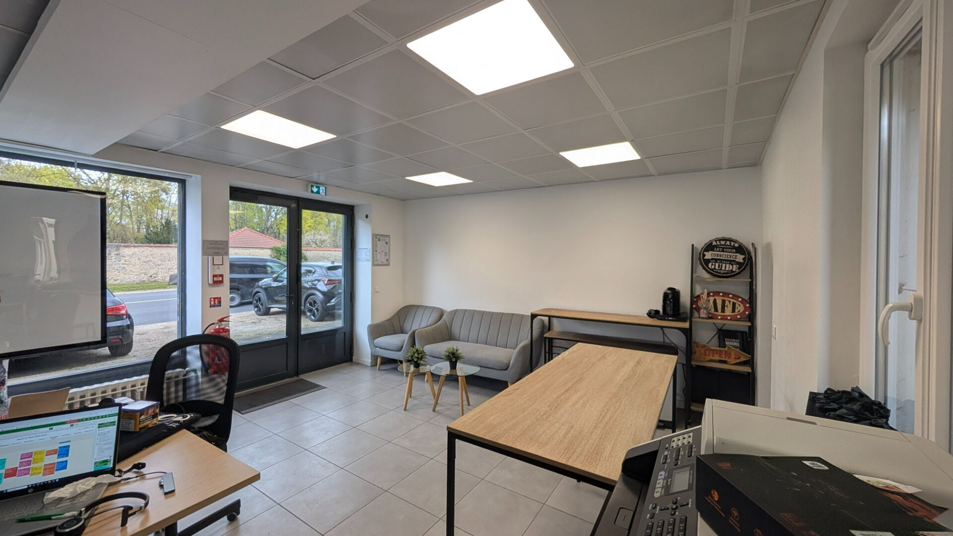 Local commercial VAIRES SUR MARNE (77360) 4 pi&egrave;ces 78.00 m&sup2;