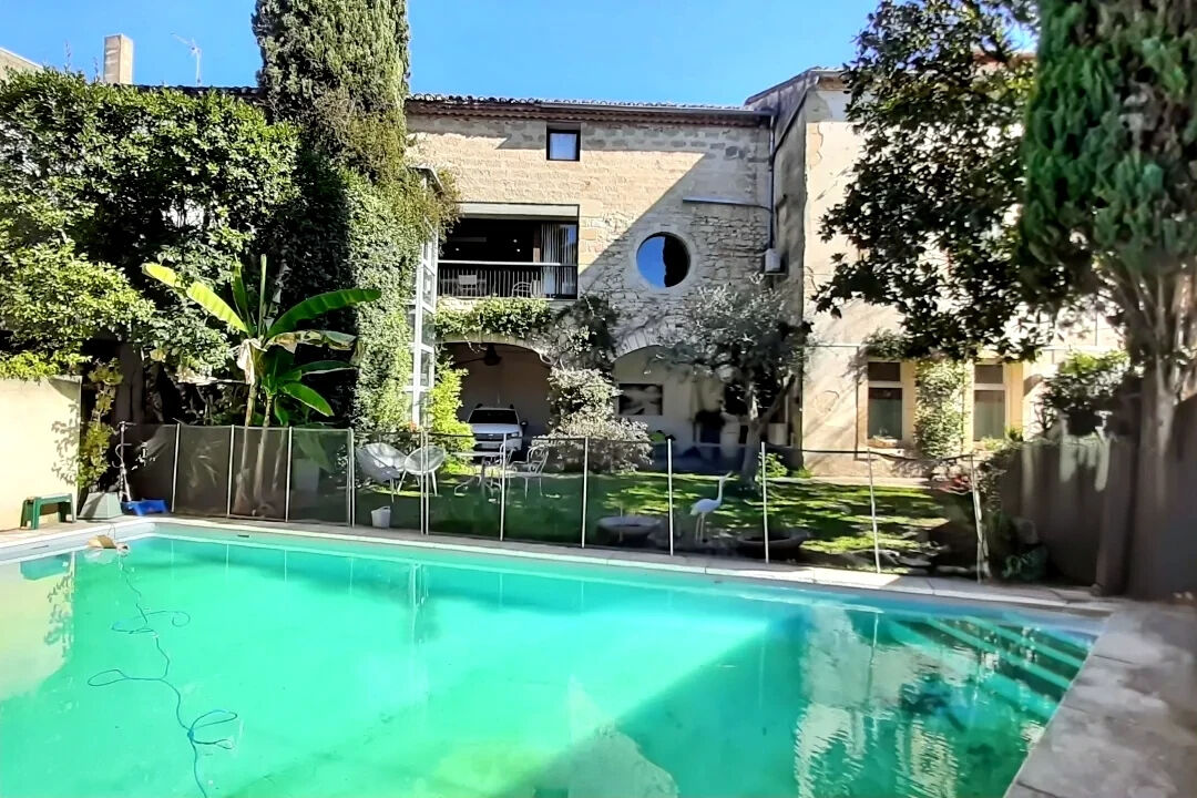 Maison de maître VAUVERT (30600) 25 pièces 422.80 m²