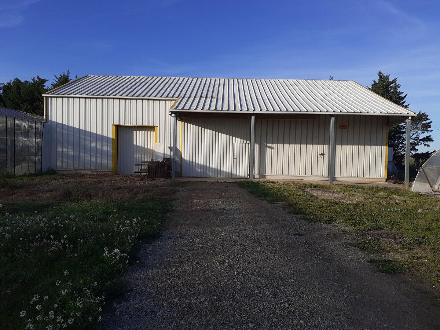 Local commercial BEAUVOISIN (30640) 240.00 m&sup2;