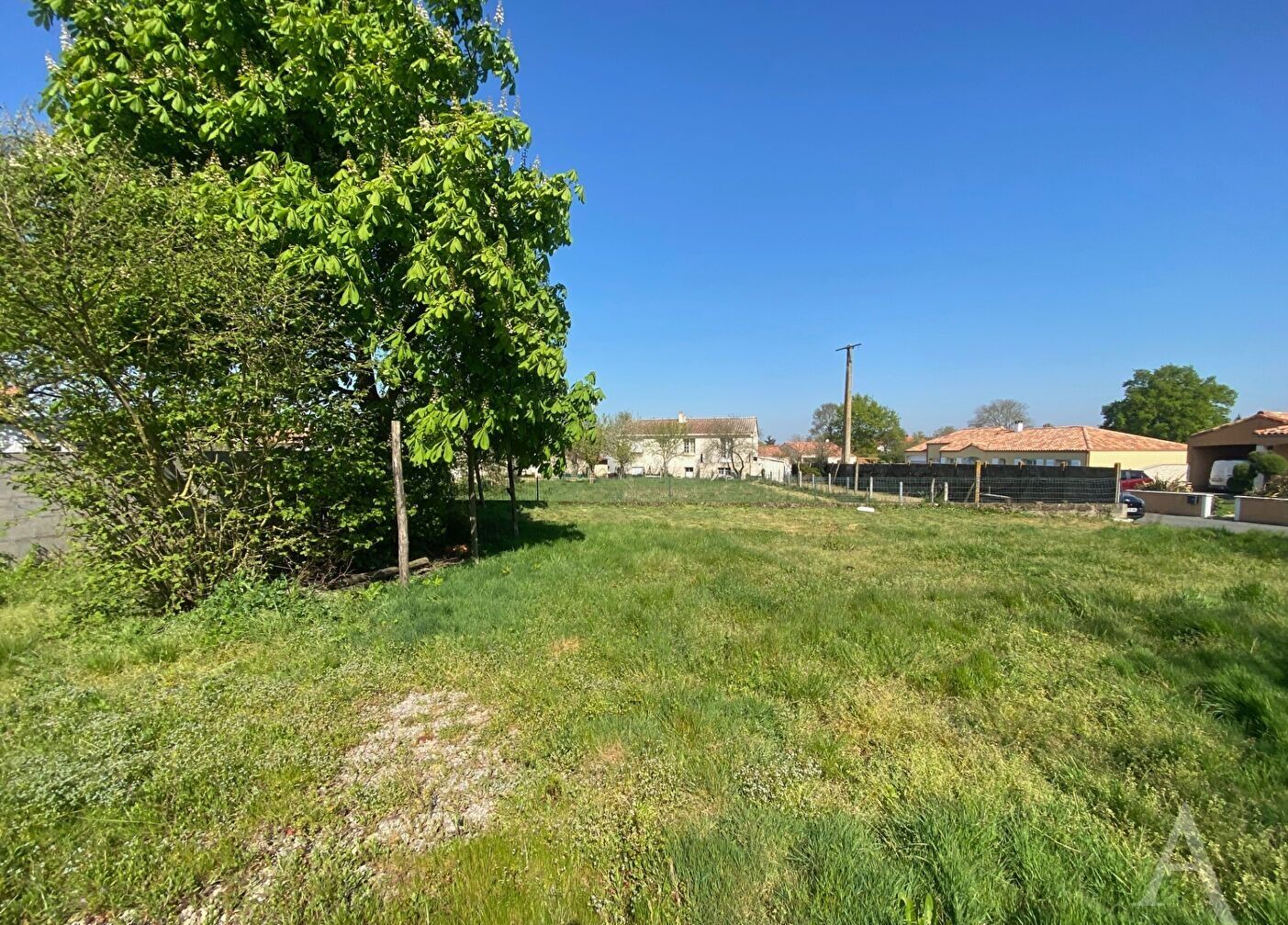 Terrain TREIZE SEPTIERS (85600) 363.00 m²