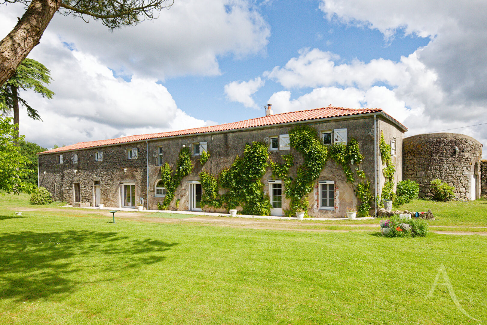 Maison BEAUFOU (85170) 7 pi&egrave;ces 226.00 m&sup2;