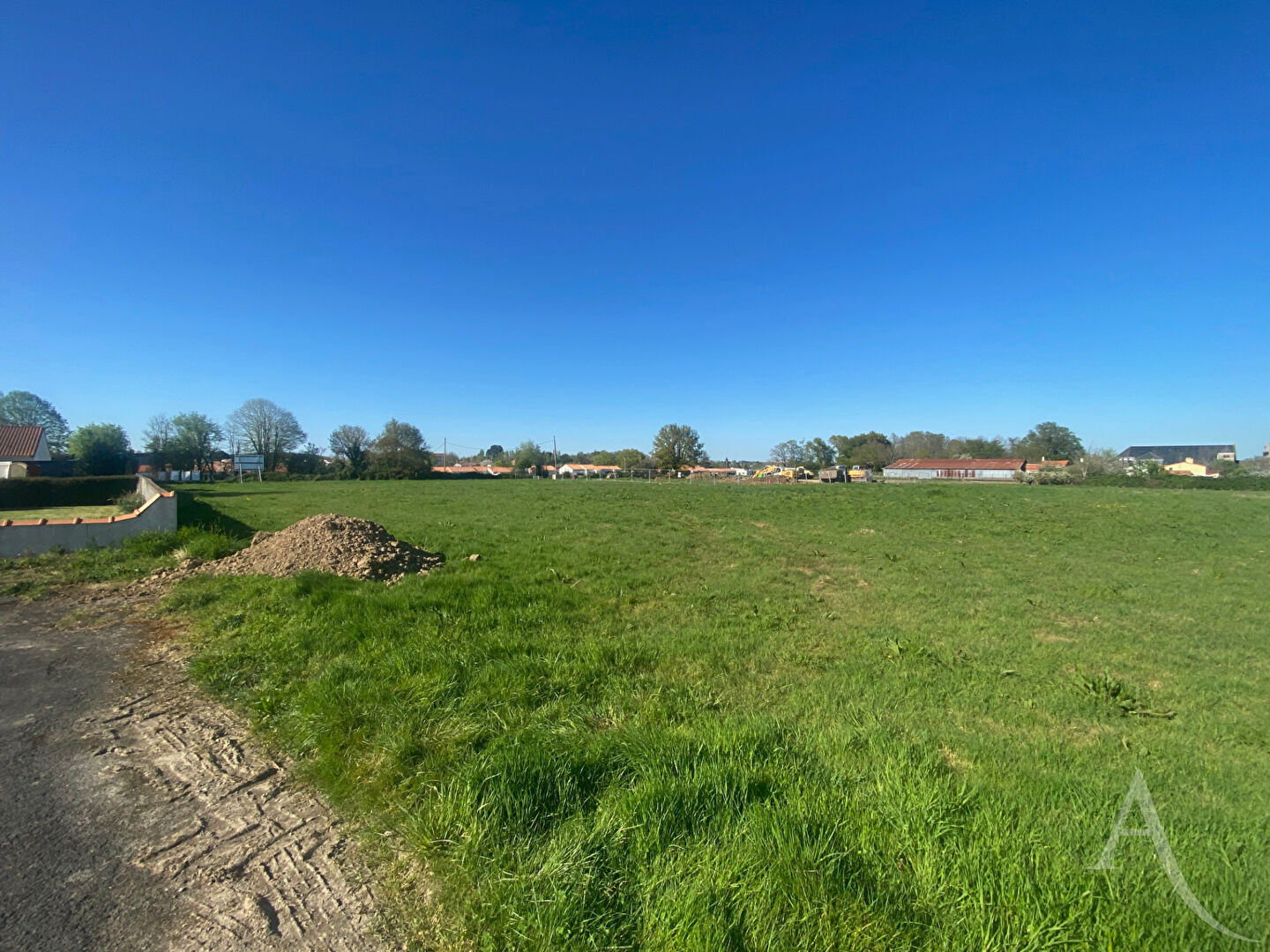 Terrain CHAVAGNES EN PAILLERS (85250) 420.00 m²