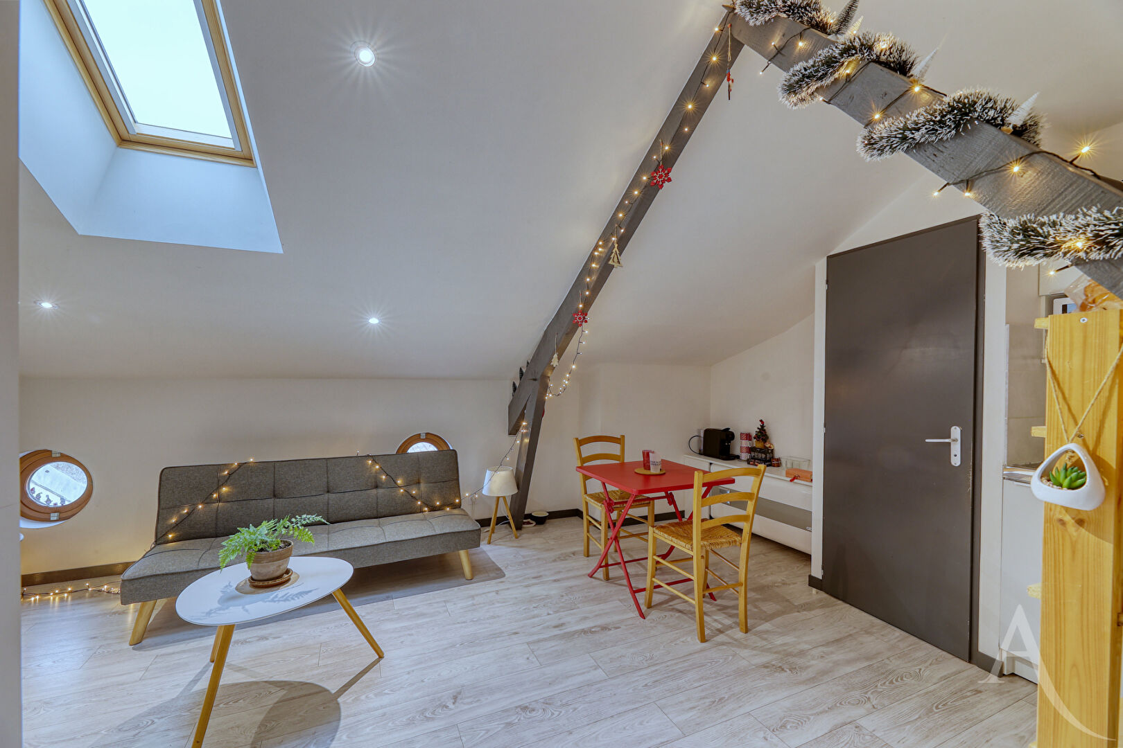 Immeuble MONTAIGU VENDEE (85600) 7 pièces 124.00 m²