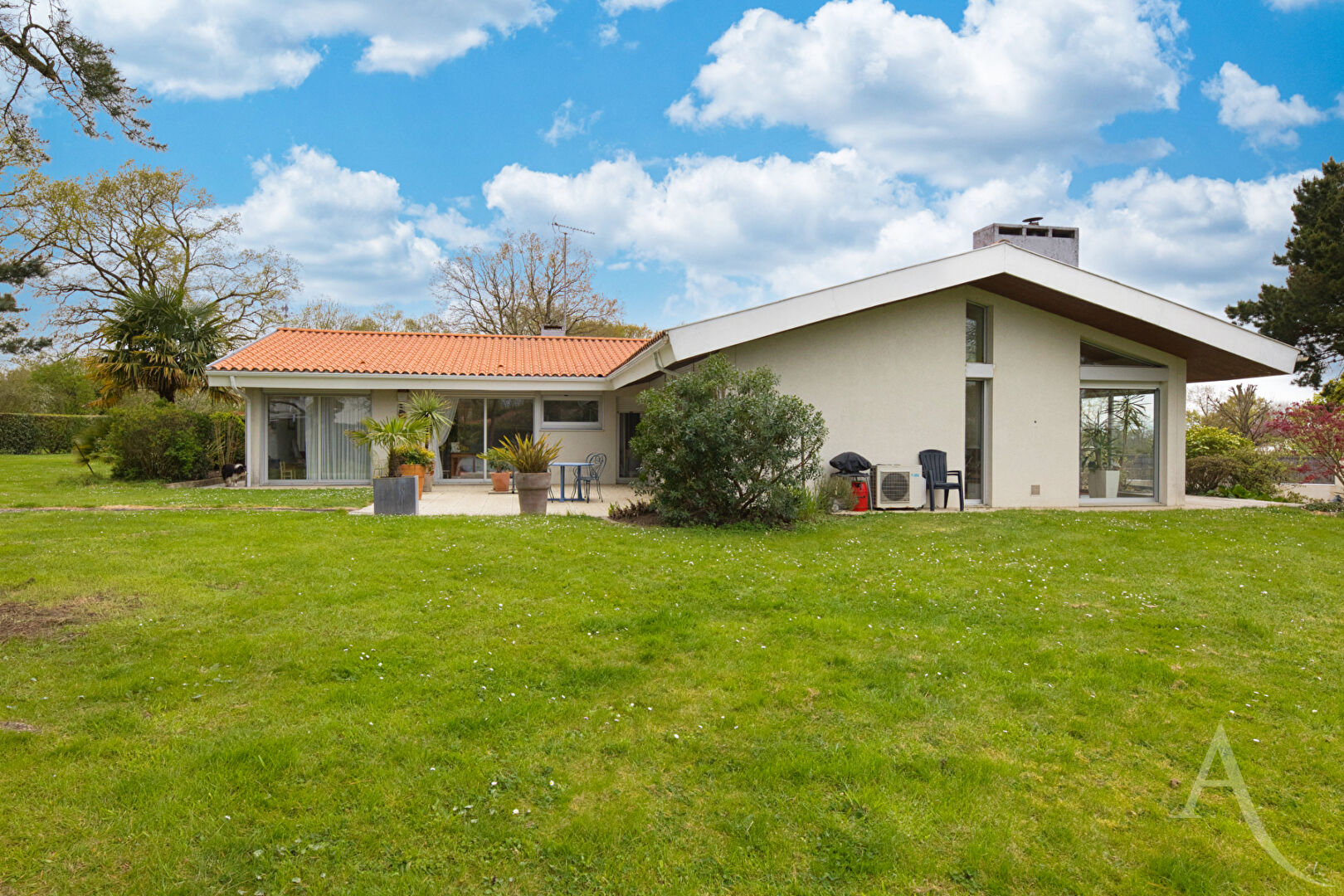 Maison MONTAIGU VENDEE (85600) 6 pi&egrave;ces 163.00 m&sup2;