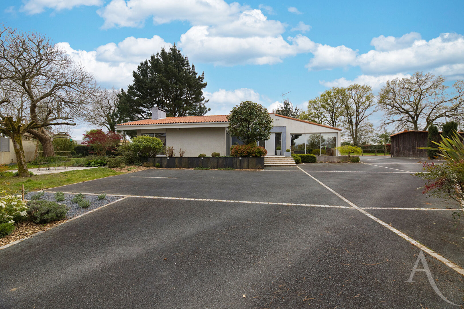 Maison MONTAIGU VENDEE (85600) 6 pi&egrave;ces 163.00 m&sup2;