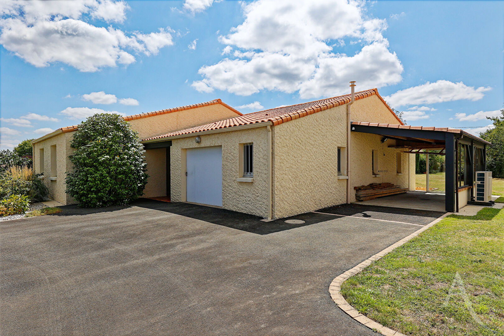Maison MONTAIGU VENDEE (85600) 5 pièces 123.00 m²