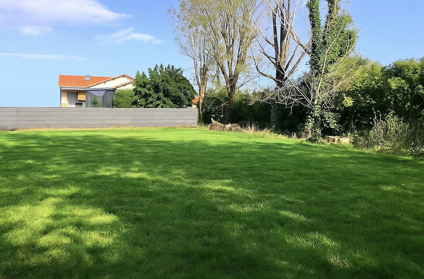 Terrain L HERBERGEMENT (85260) 571.00 m&sup2;