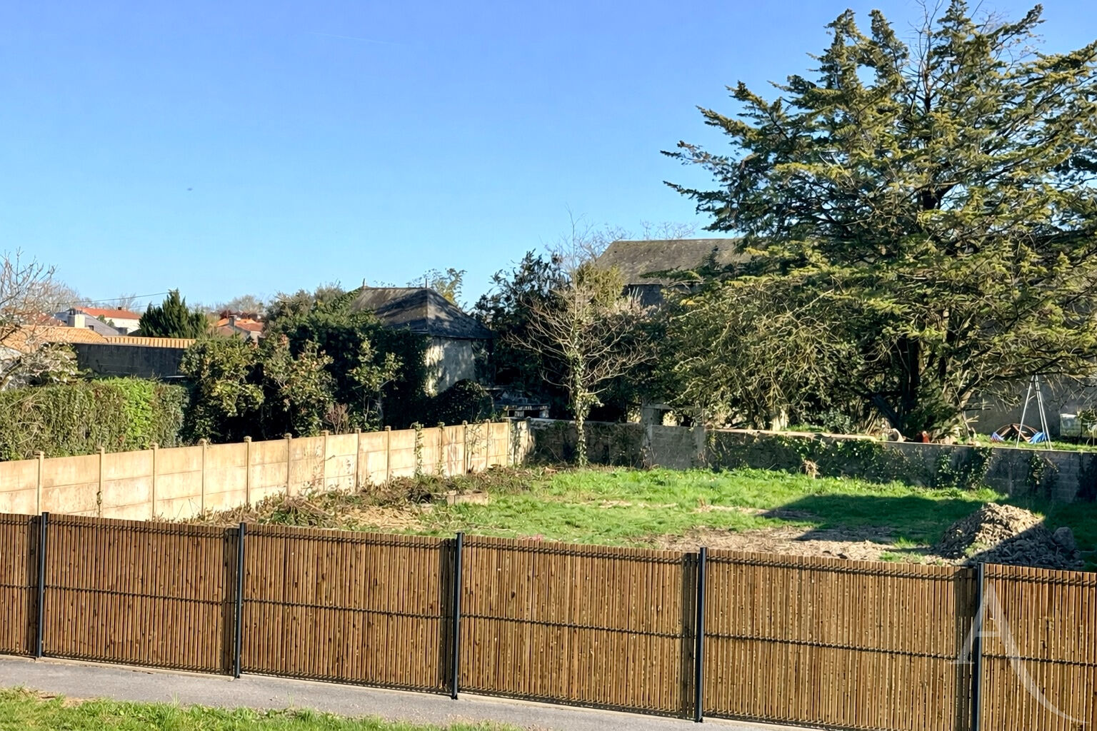 Terrain L HERBERGEMENT (85260) 571.00 m&sup2;