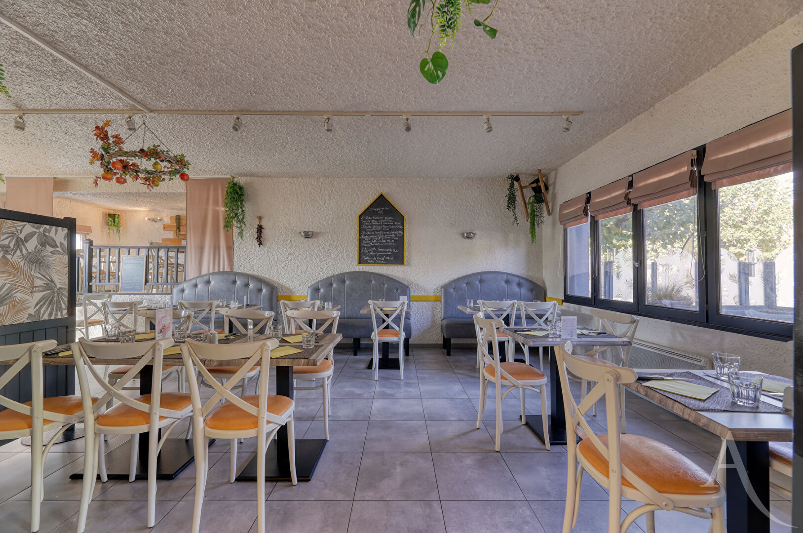 Fonds de commerce LES SORINIERES (44840) 4 pièces 90.00 m²