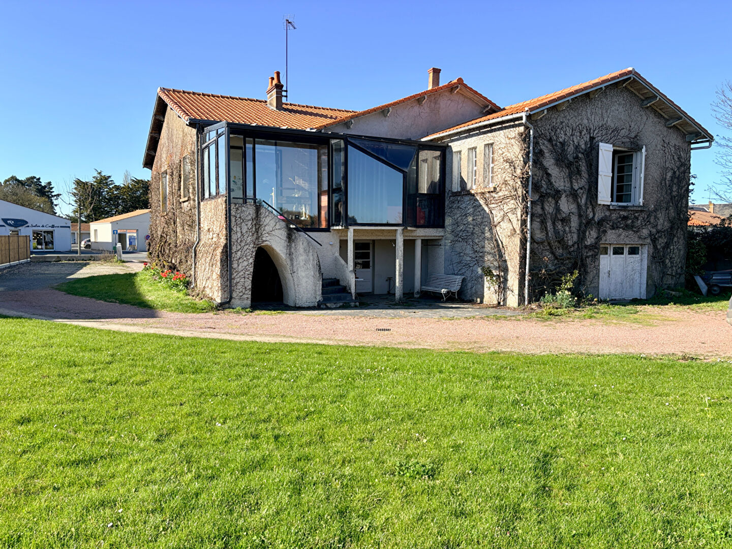 Maison MONTAIGU VENDEE (85600) 7 pi&egrave;ces 234.00 m&sup2;