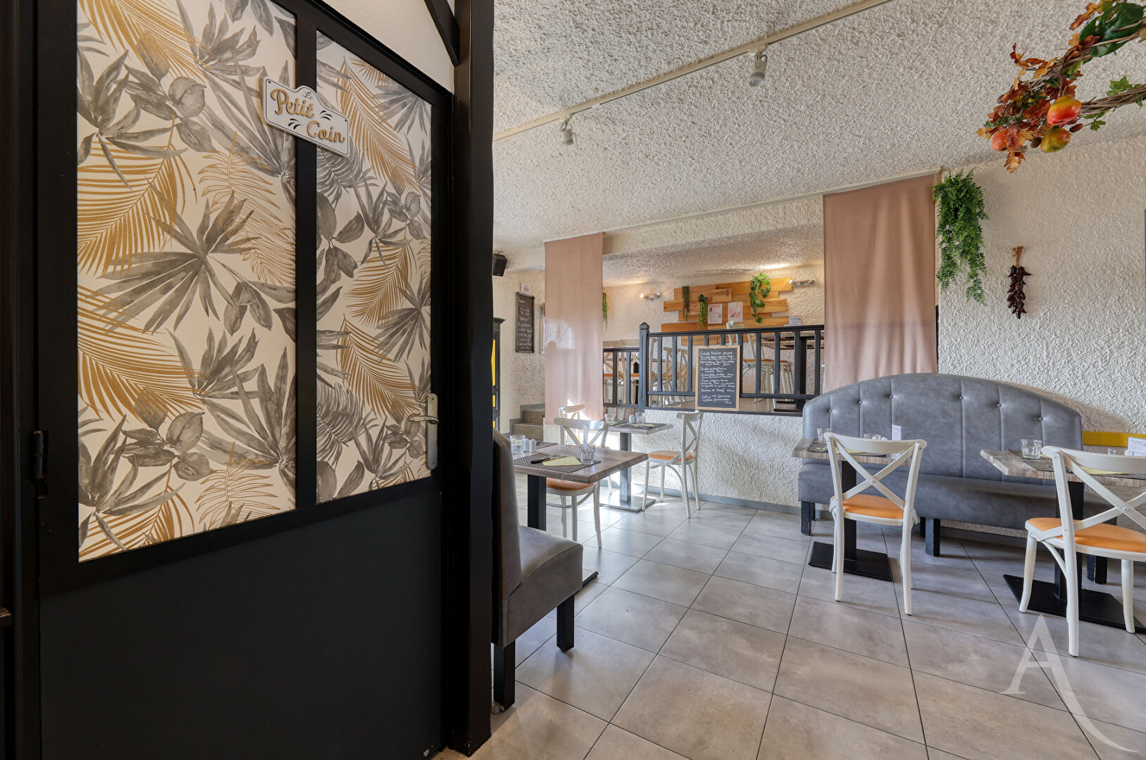 Fonds de commerce MONTAIGU VENDEE (85600) 4 pi&egrave;ces 90.00 m&sup2;