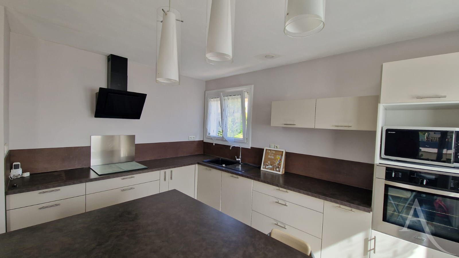 Maison ROCHESERVIERE (85620) 4 pi&egrave;ces 83.00 m&sup2;