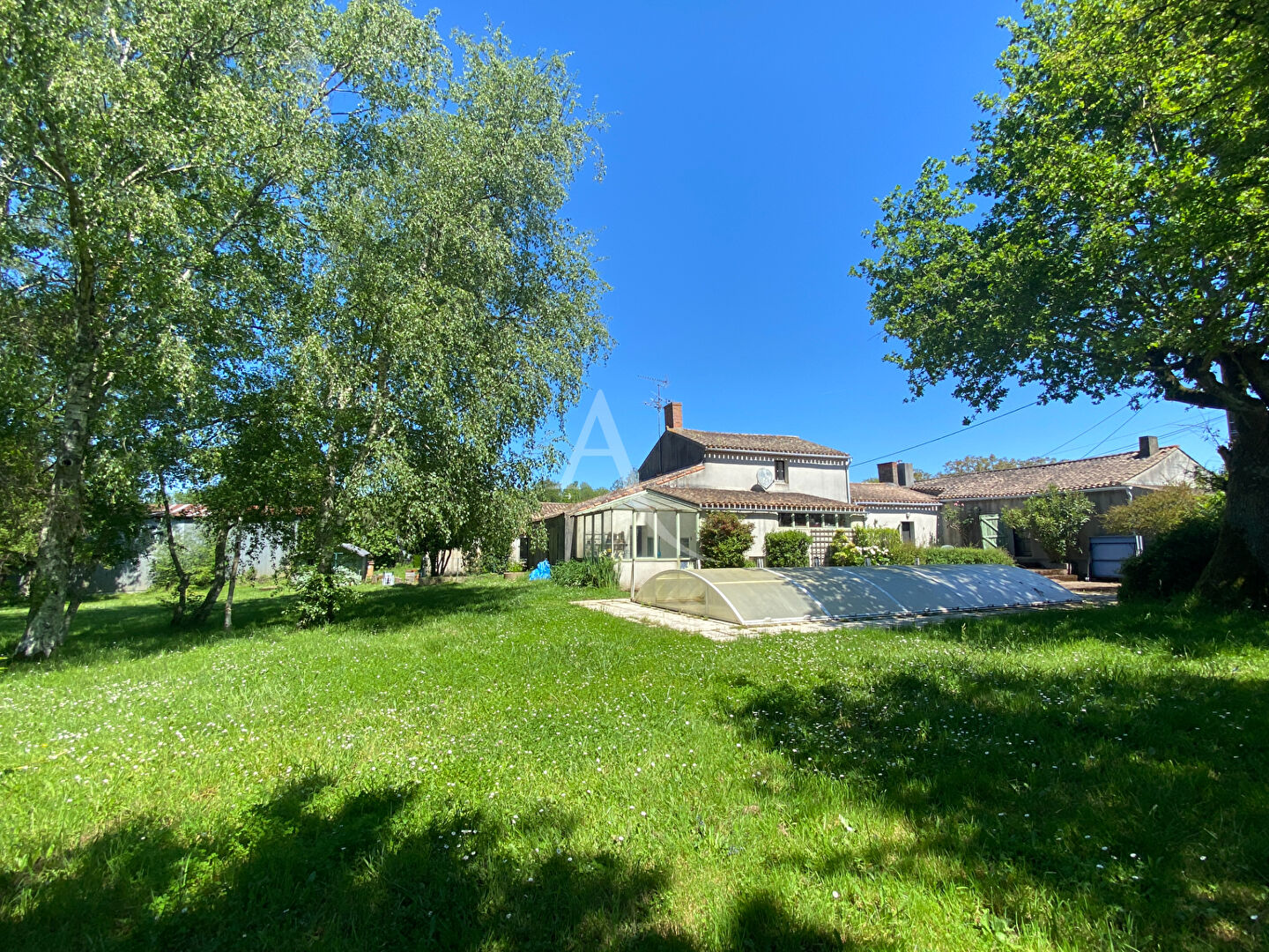 Maison SAINT GEORGES DE POINTINDOUX (85150) 12 pièces 358.00 m²