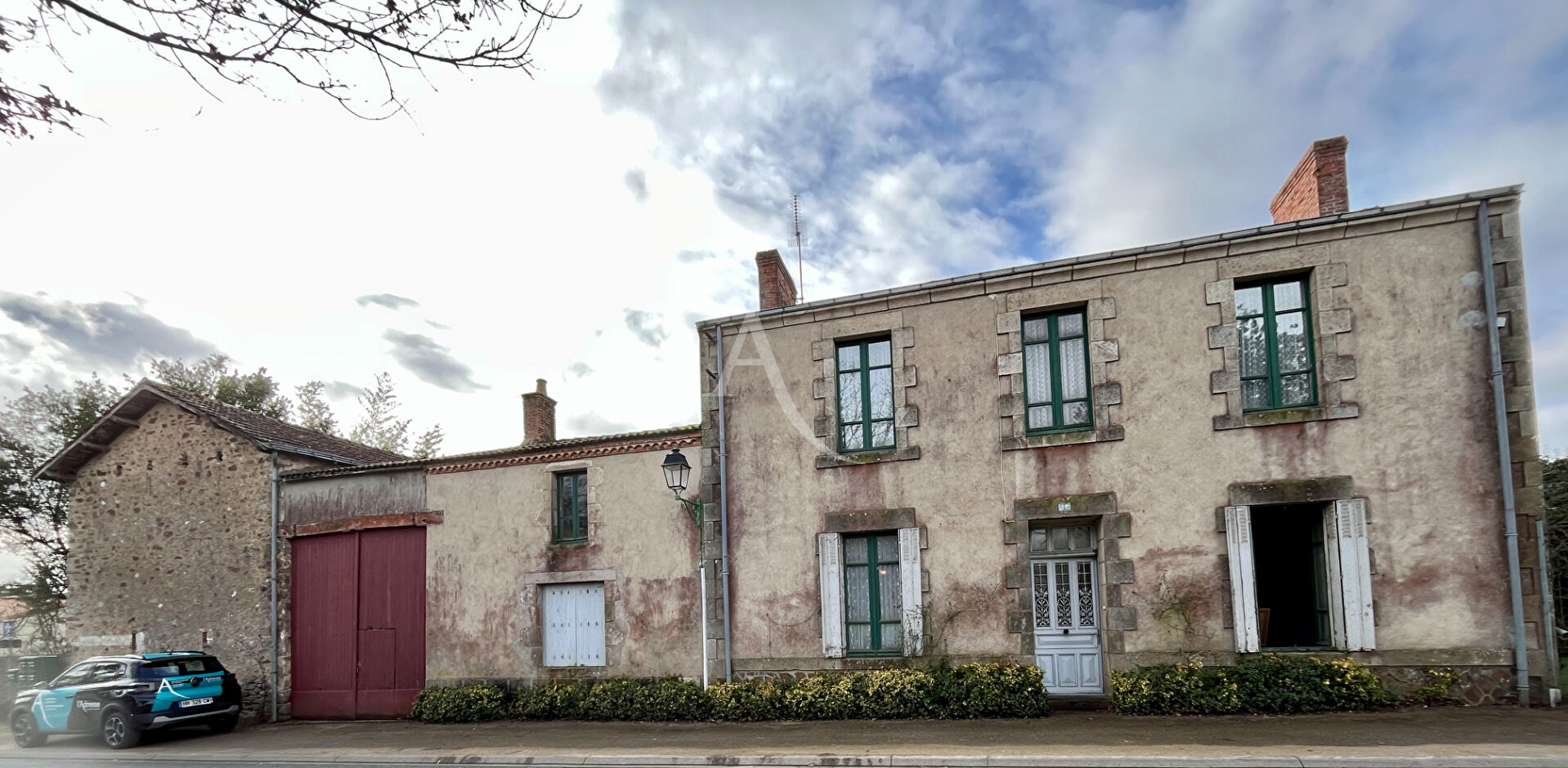 Maison LANDERONDE (85150) 10 pi&egrave;ces 190.00 m&sup2;