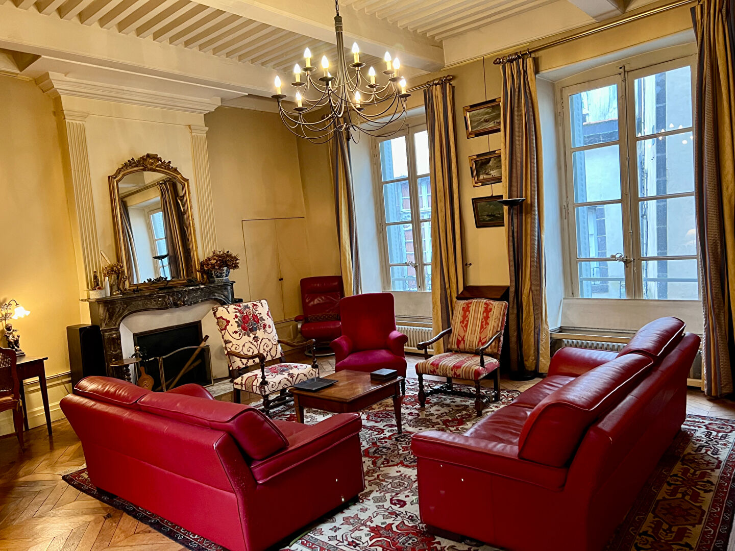 Appartement CLERMONT FERRAND (63000) 7 pièces 183.00 m²