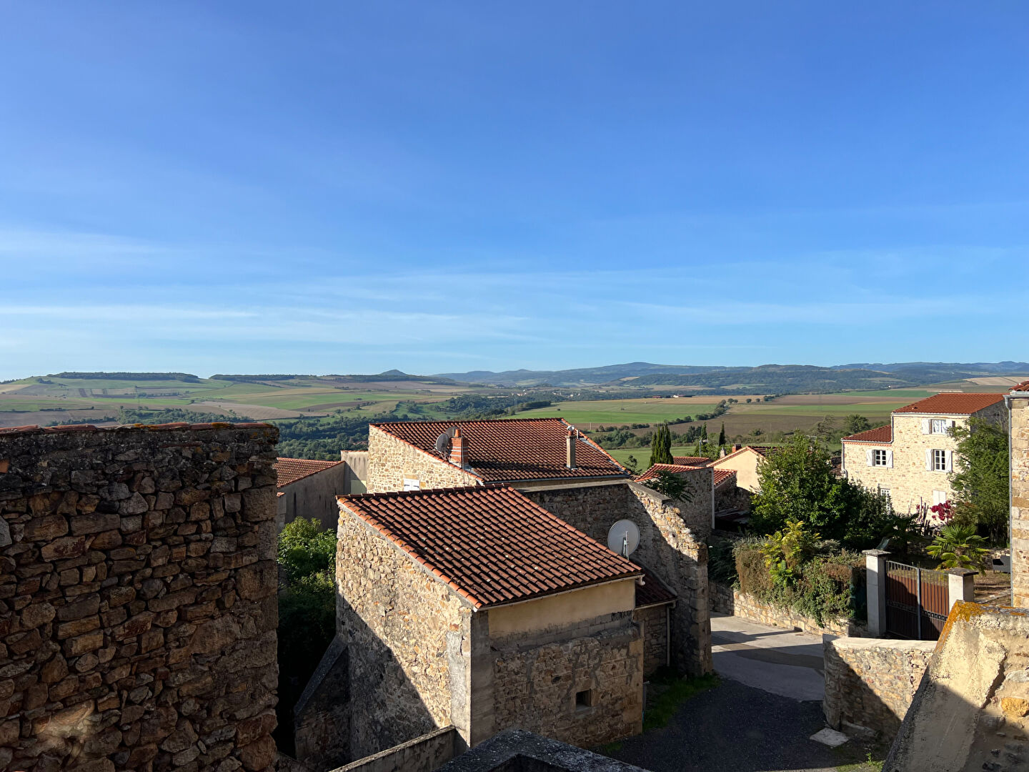 Maison MONTPEYROUX (63114) 15 pièces 420.00 m²