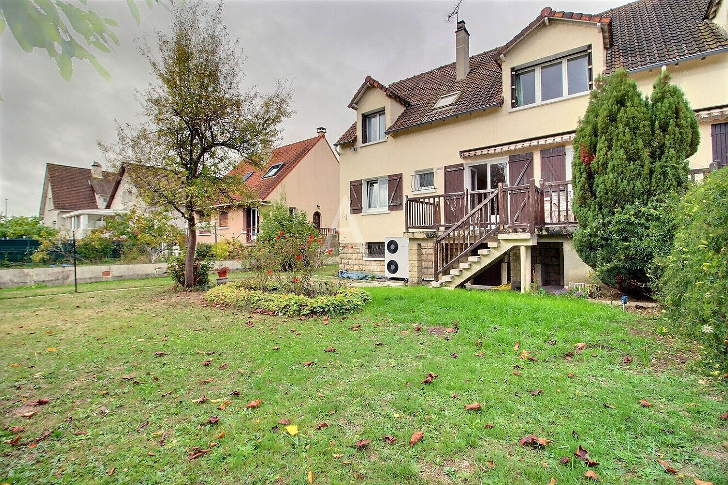 Maurepas (78) 397 000 € Maison 6 pièces , 4 chambres 140.00 m² Avec jardin