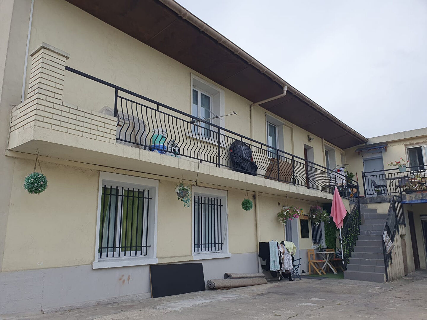 Immeuble MONTREUIL (93100) 10 pièces 288.00 m²