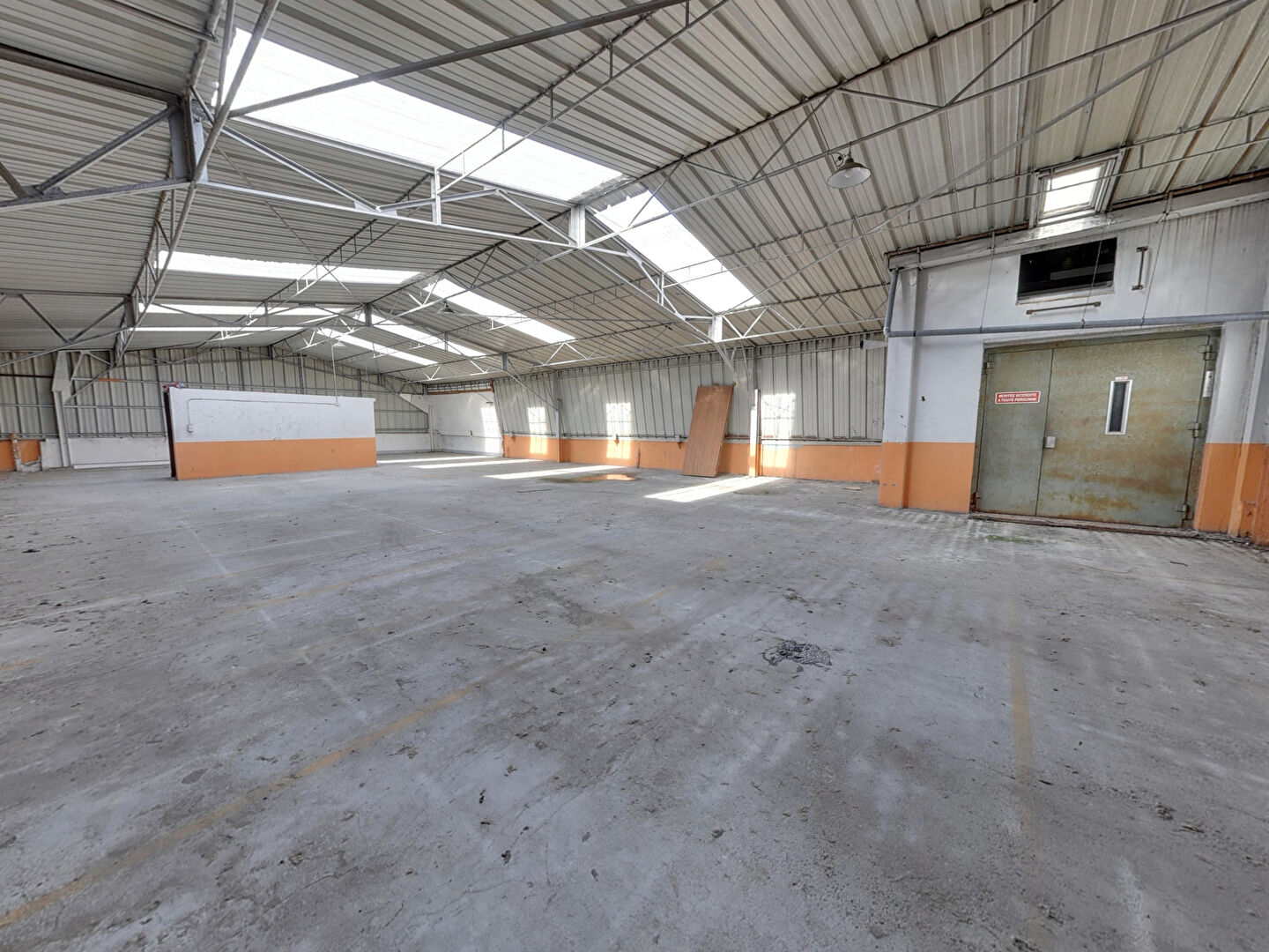 Immeuble MONTREUIL (93100) 1263.00 m²
