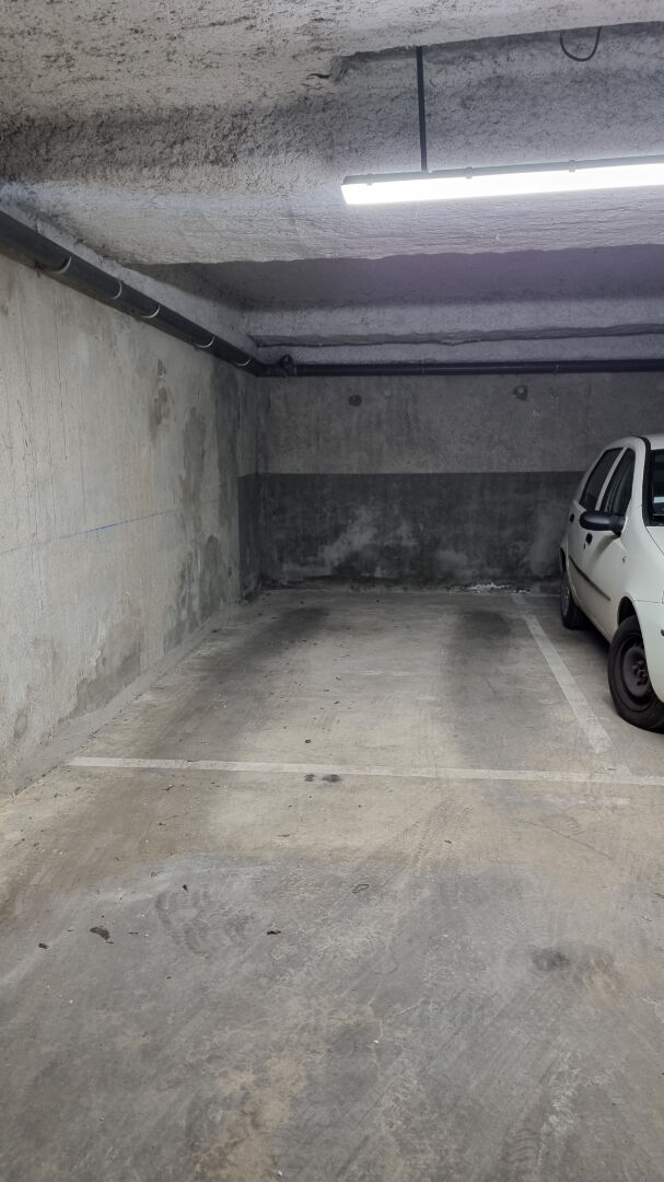 Parking / box MONTREUIL (93100) 10.00 m²