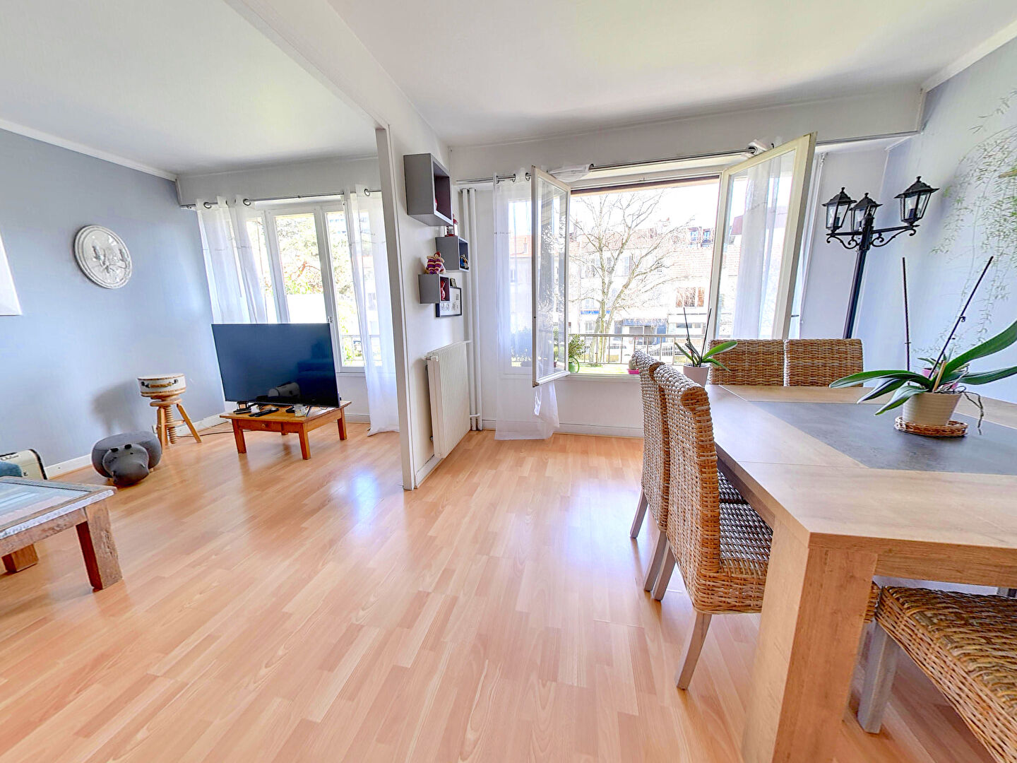 Appartement MONTREUIL (93100) 4 pièces 81.68 m²