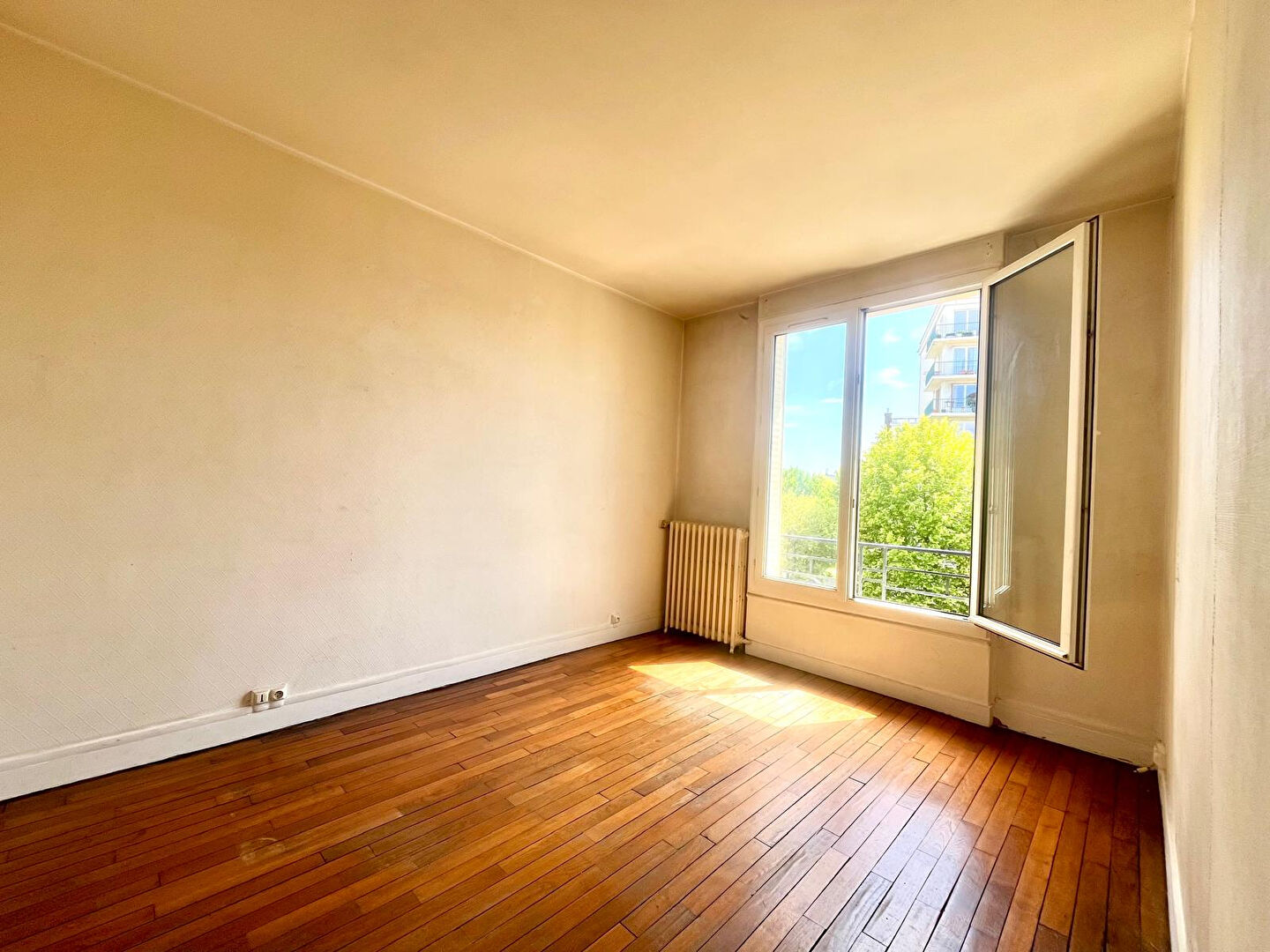 Appartement MONTREUIL (93100) 1 pièce 20.00 m²