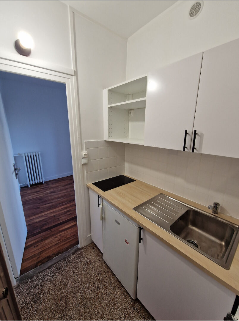 Appartement MONTREUIL (93100) 1 pièce 15.00 m²