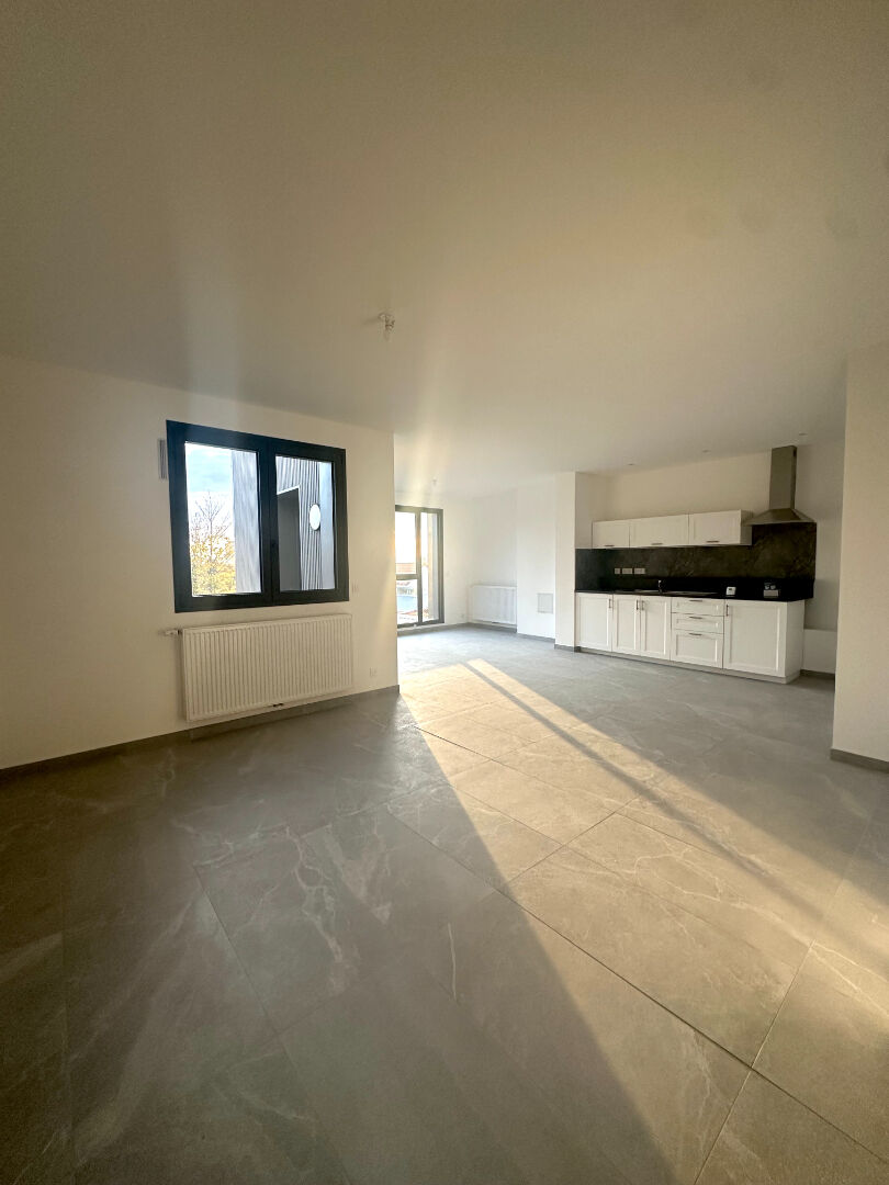 Appartement MONTREUIL (93100) 4 pièces 101.00 m²