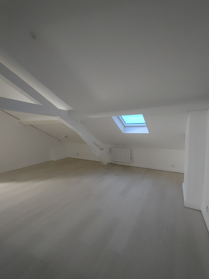 Appartement MONTREUIL (93100) 1 pièce 19.30 m²