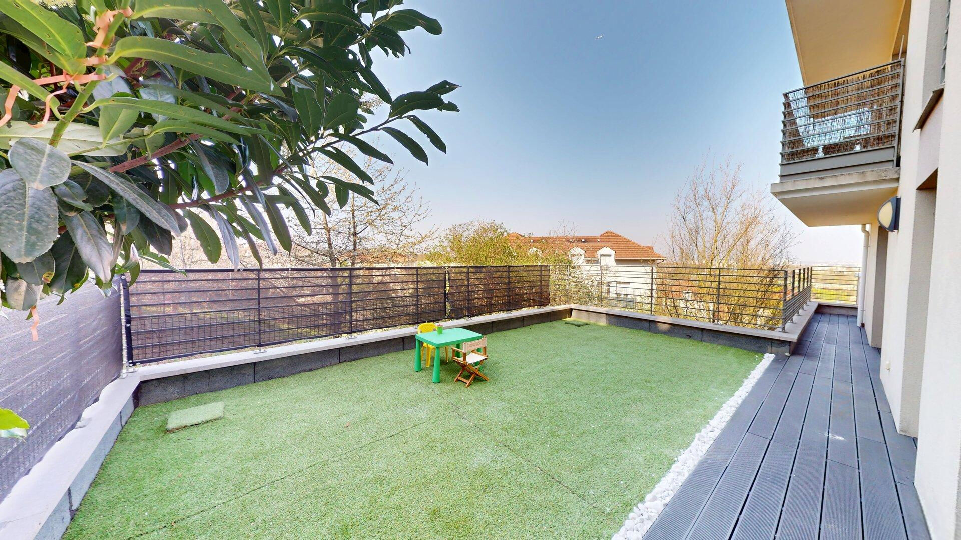 Appartement MONTREUIL (93100) 4 pi&egrave;ces 74.00 m&sup2;