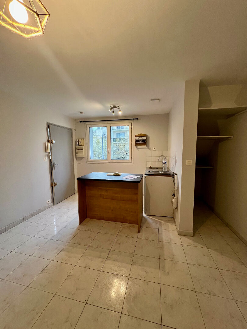 Appartement MONTREUIL (93100) 2 pi&egrave;ces 47.00 m&sup2;