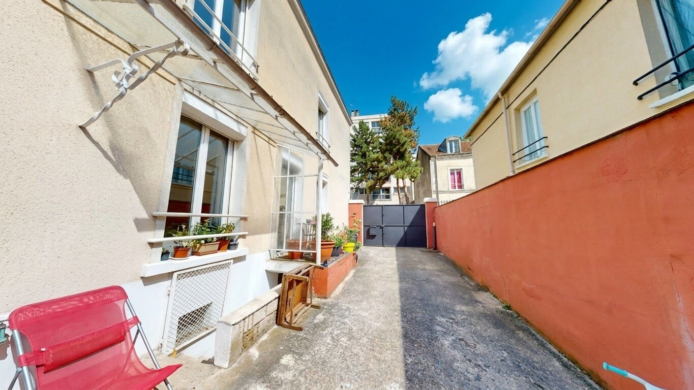 Montreuil (93) Exclusif 819 000 € Maison 4 pièces , 3 chambres 116.02 m² Avec jardin, terrasse Voir le bien