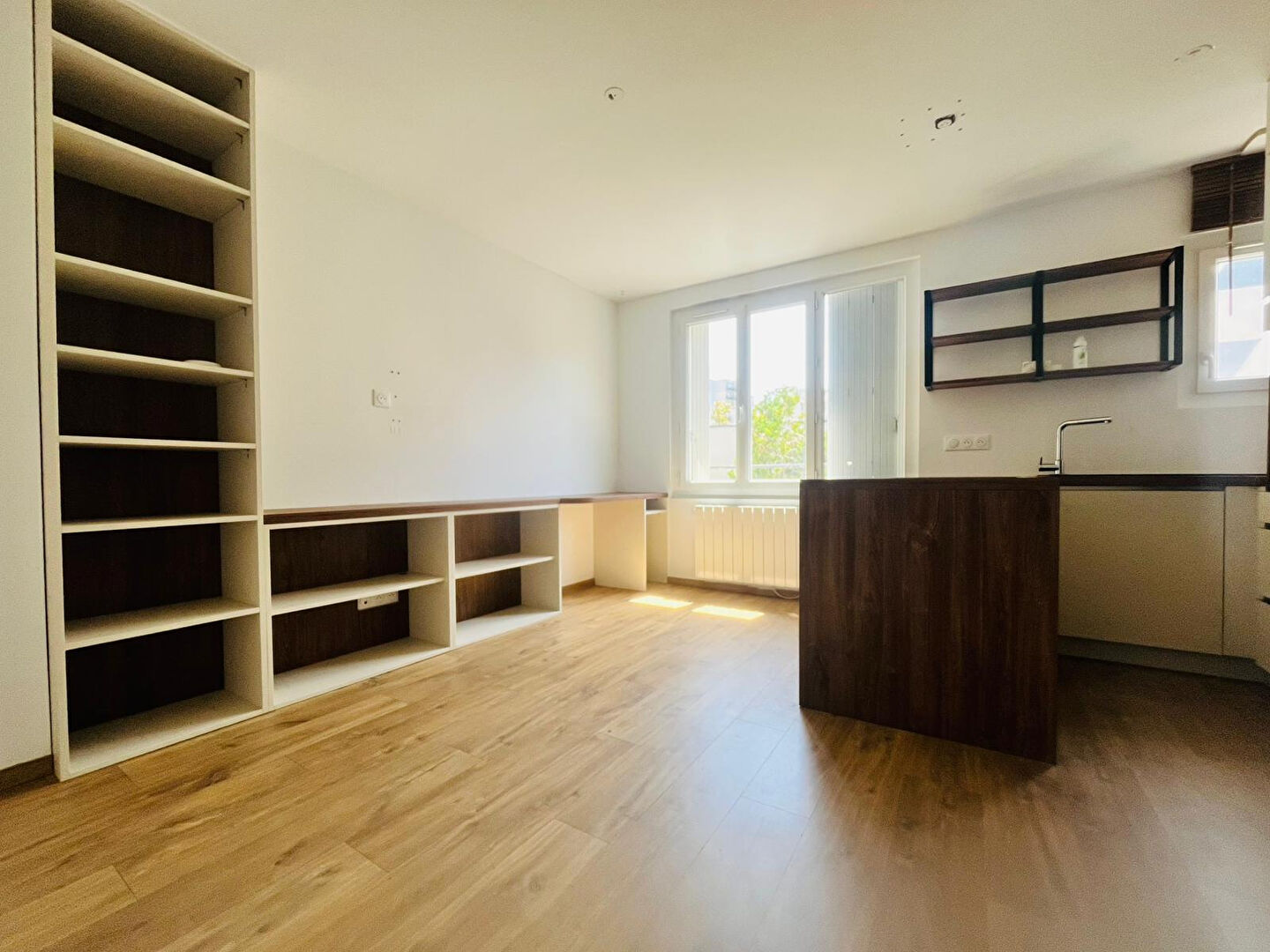 Noisy-le-Sec (93) Exclusif 150 000 € Appartement 2 pièces , 1 chambre 30.80 m² Avec balcon Voir le bien