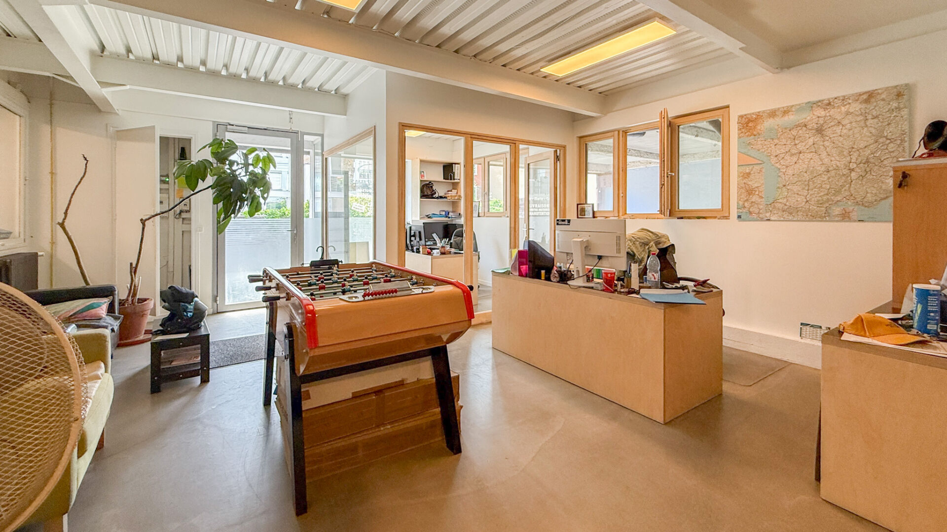 Local commercial MONTREUIL (93100) 130.00 m&sup2;