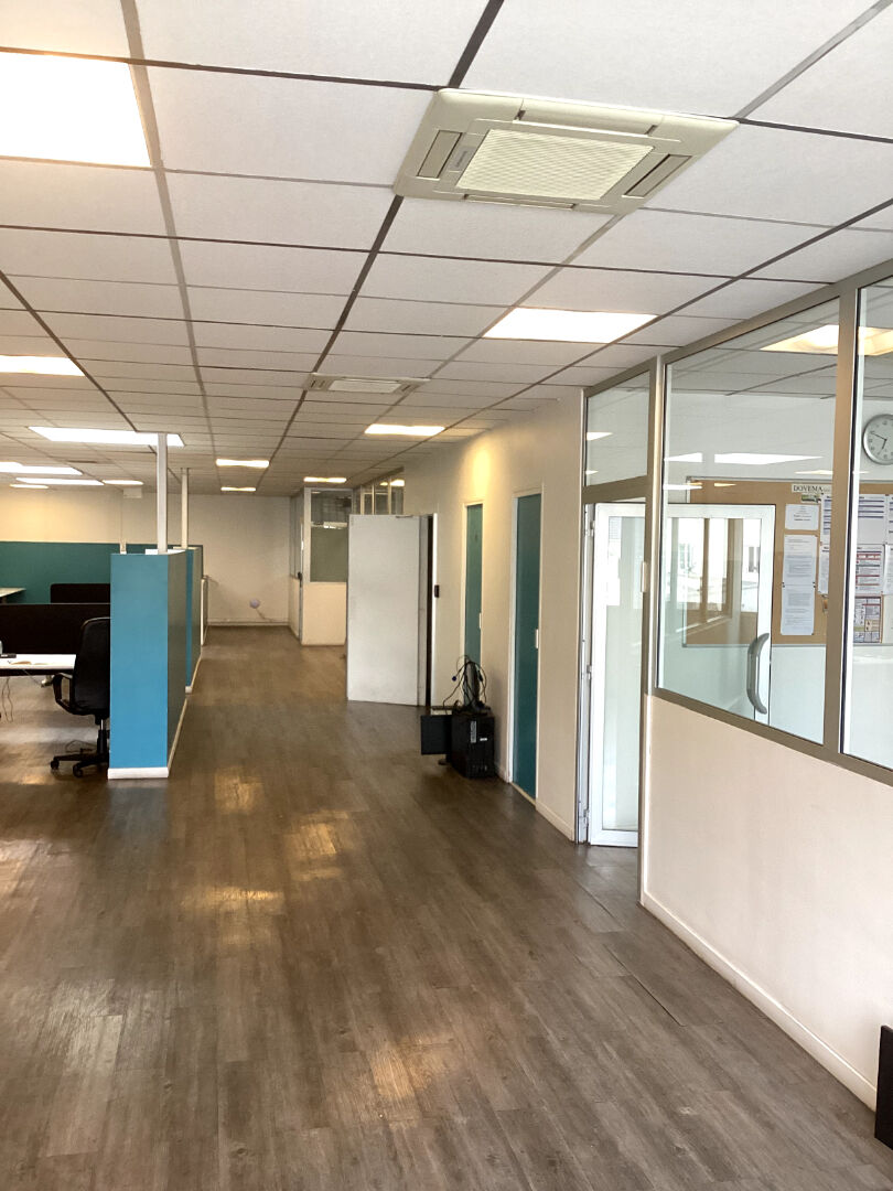Bureaux MONTREUIL (93100) 240.00 m&sup2;