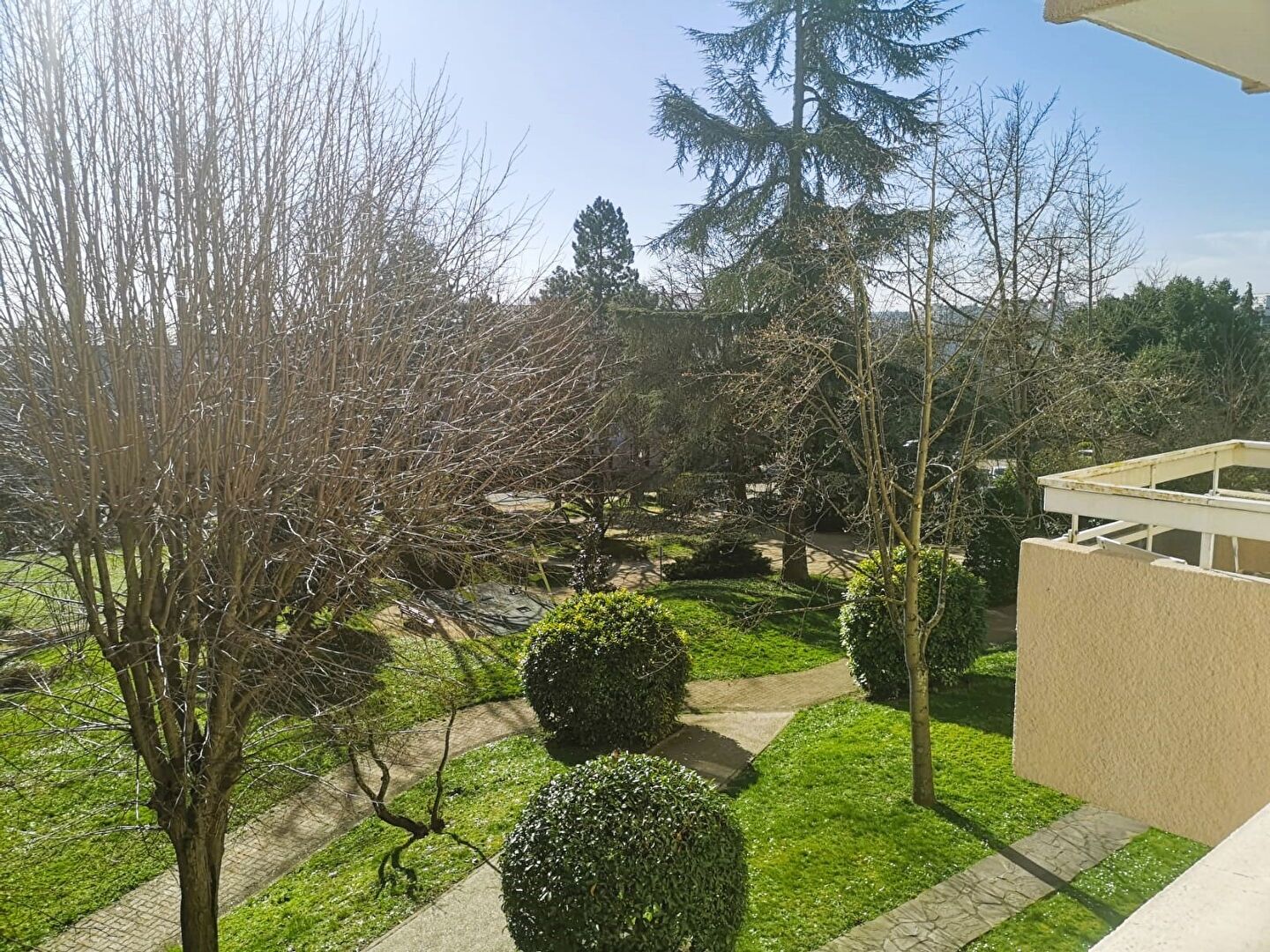 Appartement SURESNES (92150) 4 pièces 66.30 m²