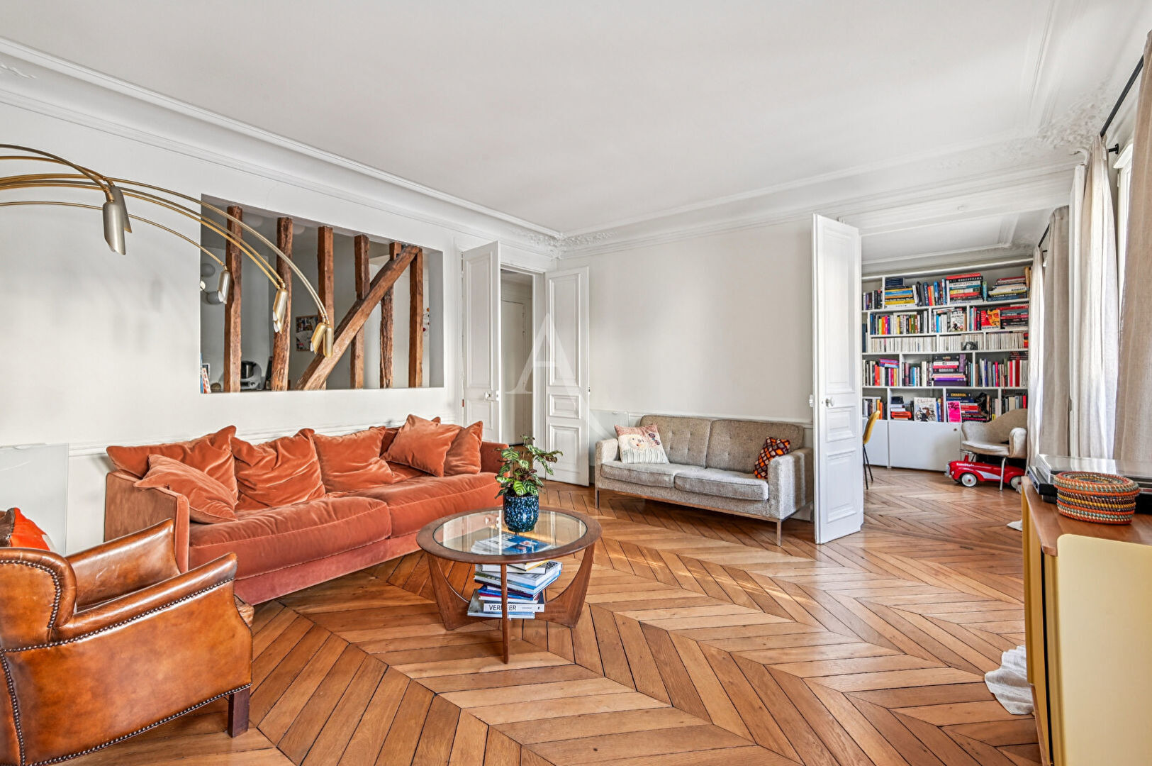 Appartement PARIS (75018) 5 pi&egrave;ces 105.00 m&sup2;