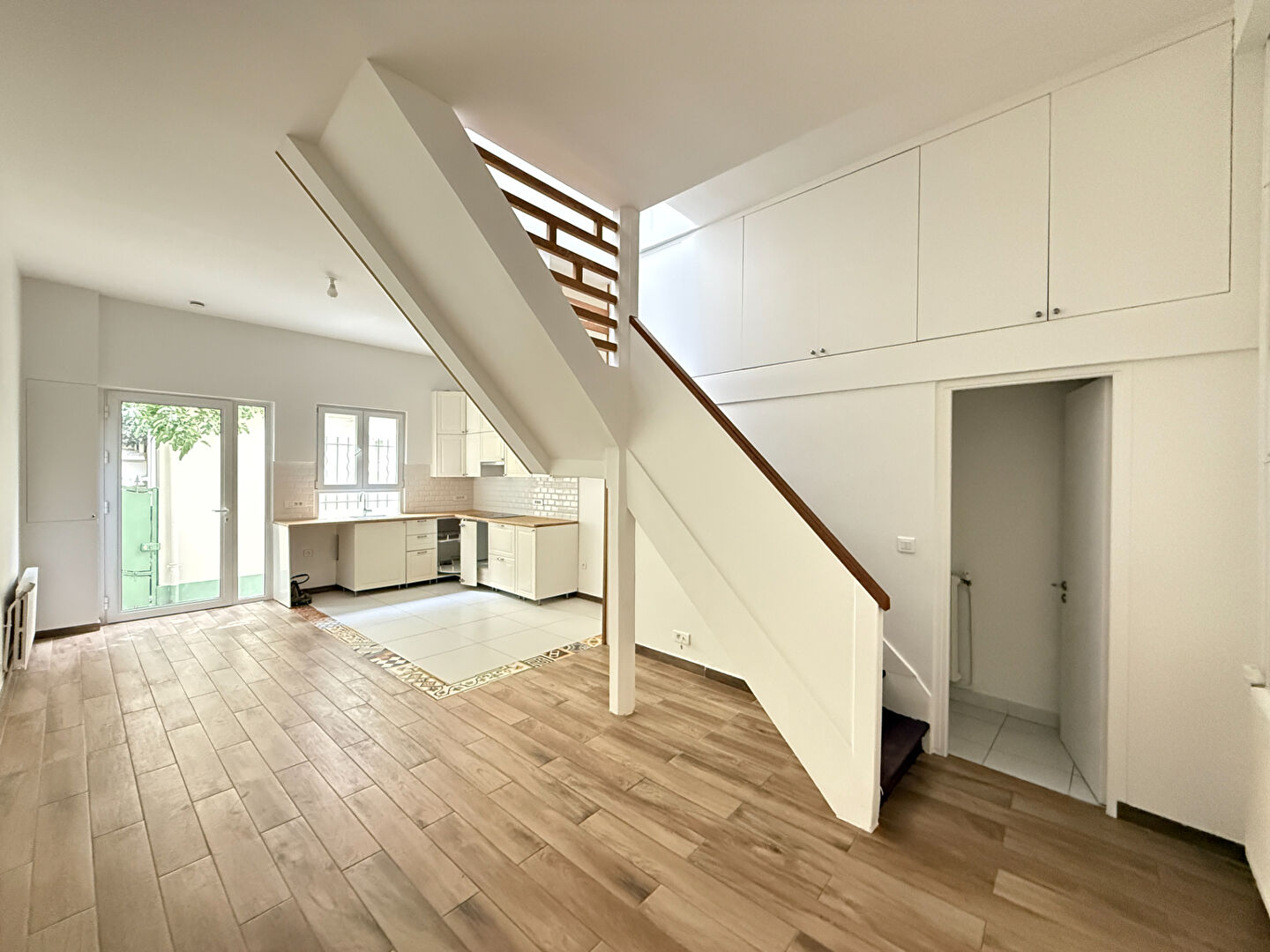 à 14 km de Villeneuve-le-Roi 1 690 € / mois cc Maison 3 pièces , 2 chambres 57.35 m² Voir le bien