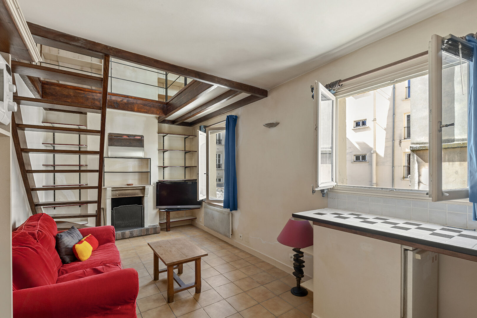 Appartement PARIS (75018) 1 pi&egrave;ce 26.00 m&sup2;