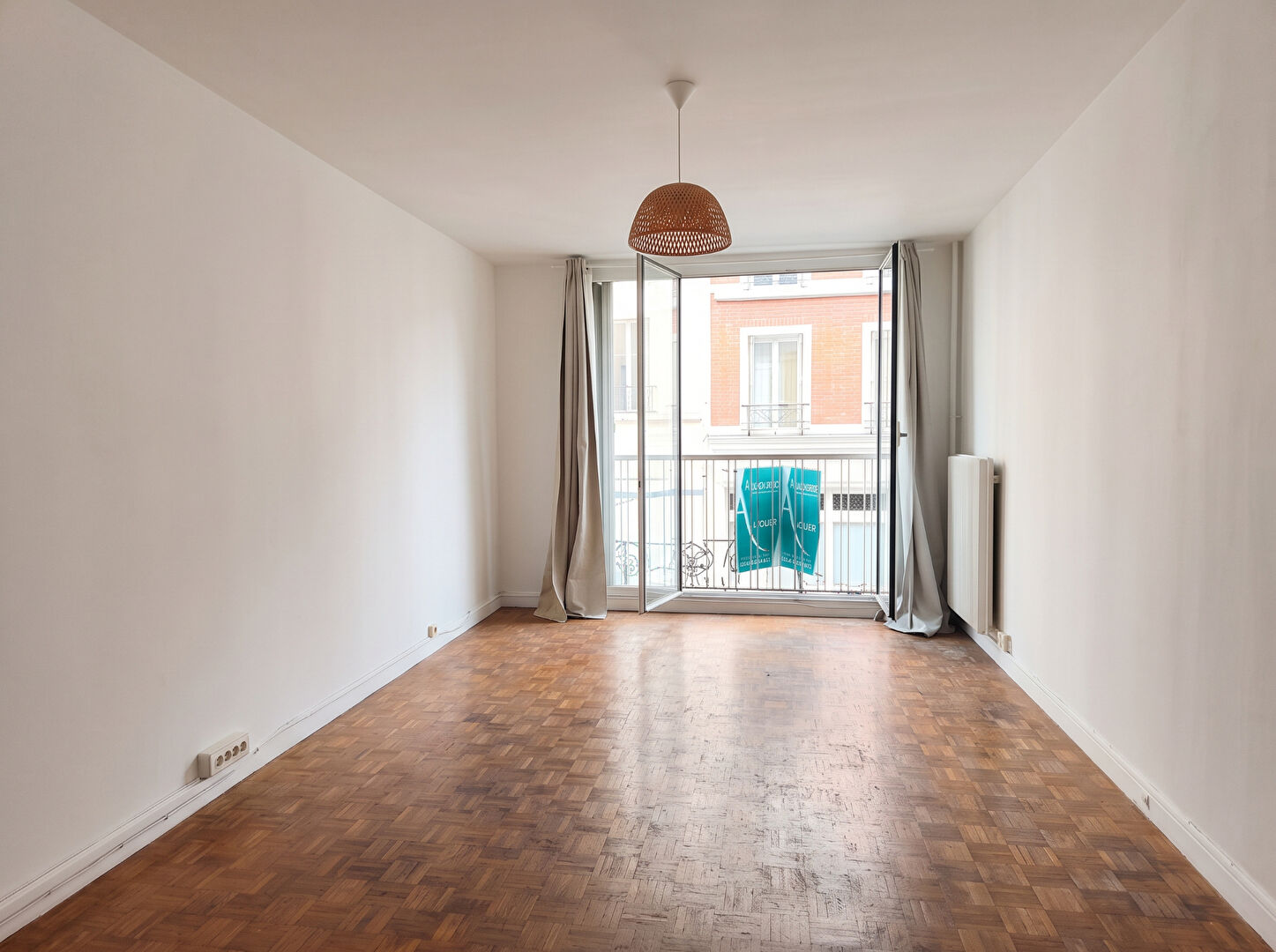 Appartement PARIS (75018) 1 pi&egrave;ce 29.83 m&sup2;