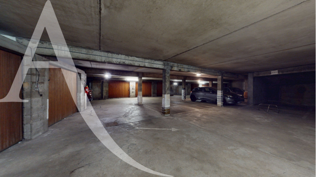 Parking / box BIARRITZ (64200) 1 pièce 40.00 m²