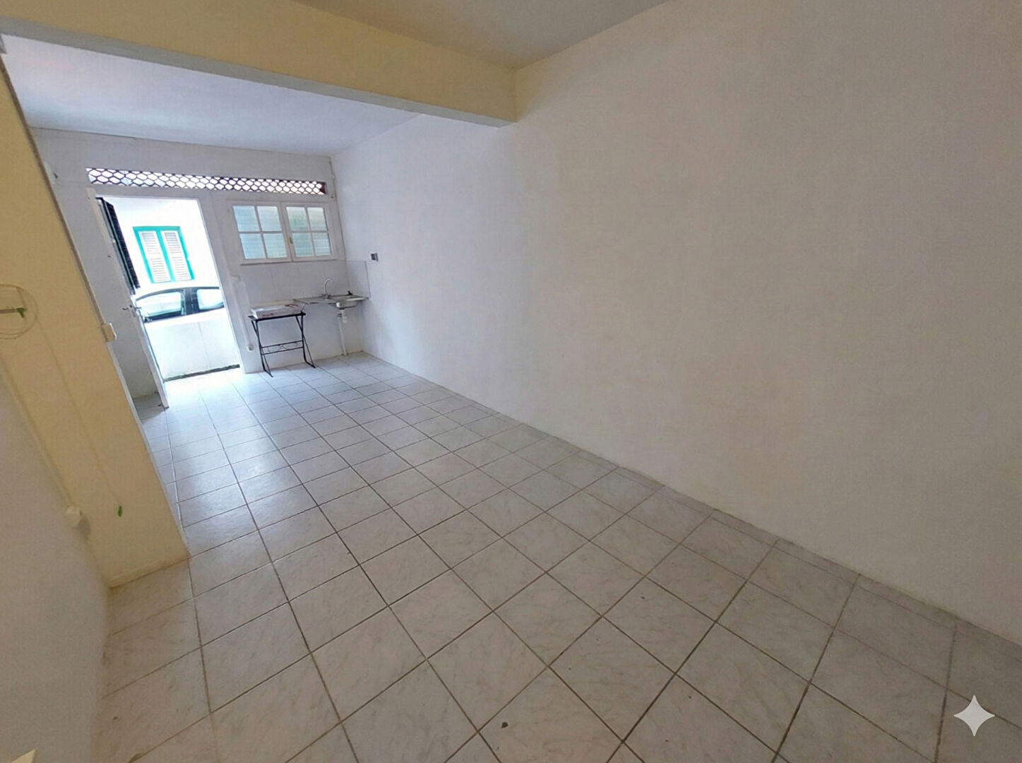 Appartement FORT DE FRANCE (97200) 1 pi&egrave;ce 27.70 m&sup2;