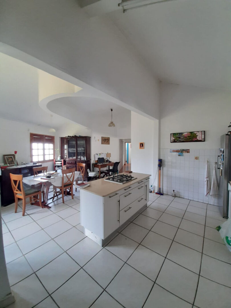 Immeuble FORT DE FRANCE (97234) 8 pi&egrave;ces 180.00 m&sup2;