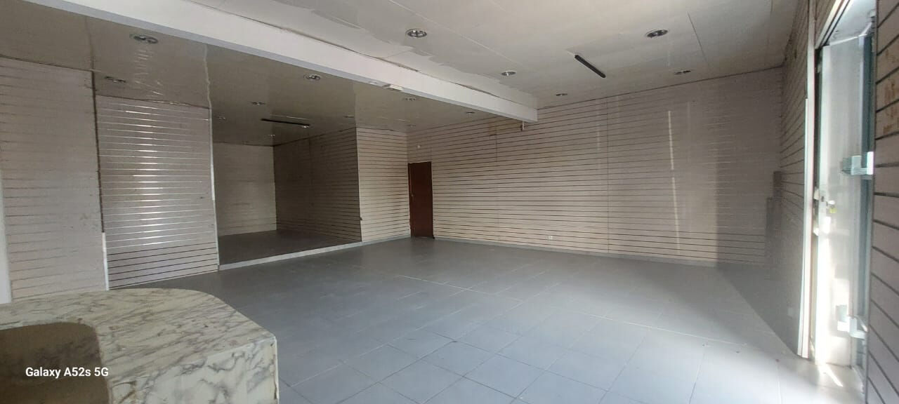 Local commercial CAYENNE (97300) 100.00 m²