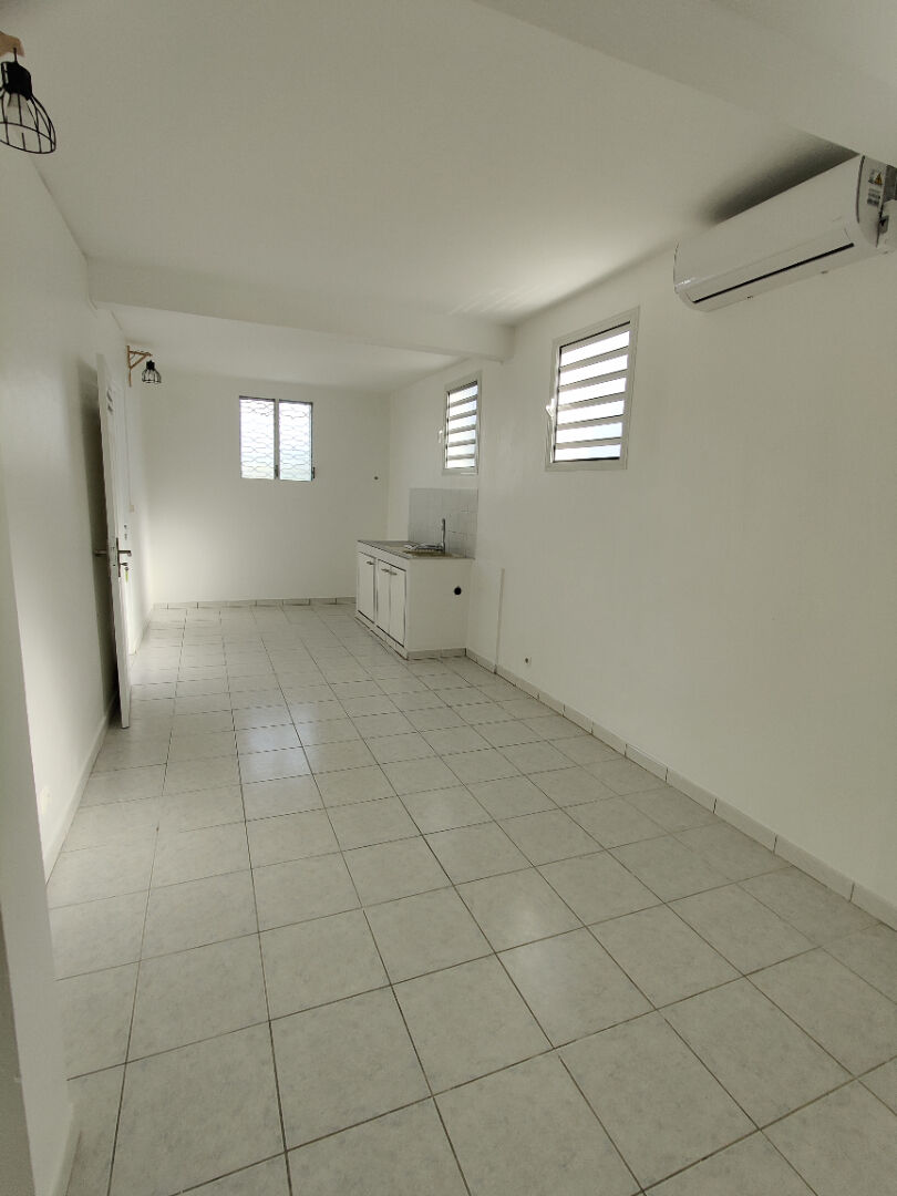 Appartement LE ROBERT (97231) 1 pi&egrave;ce 24.42 m&sup2;