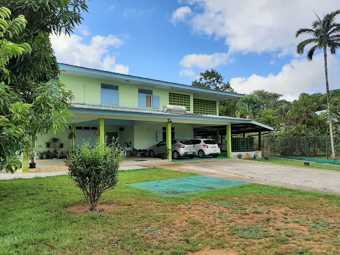 Immeuble MATOURY (97351) 15 pièces 393.00 m²